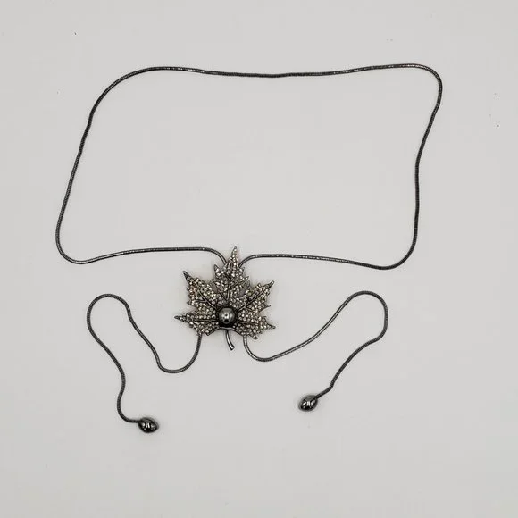 Slide Maple Leaf Bolo Tie